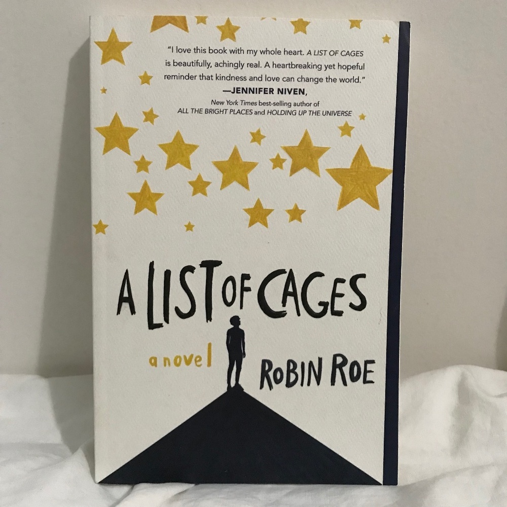 📚3/$35 A List of Cages Novel by Robin Roe